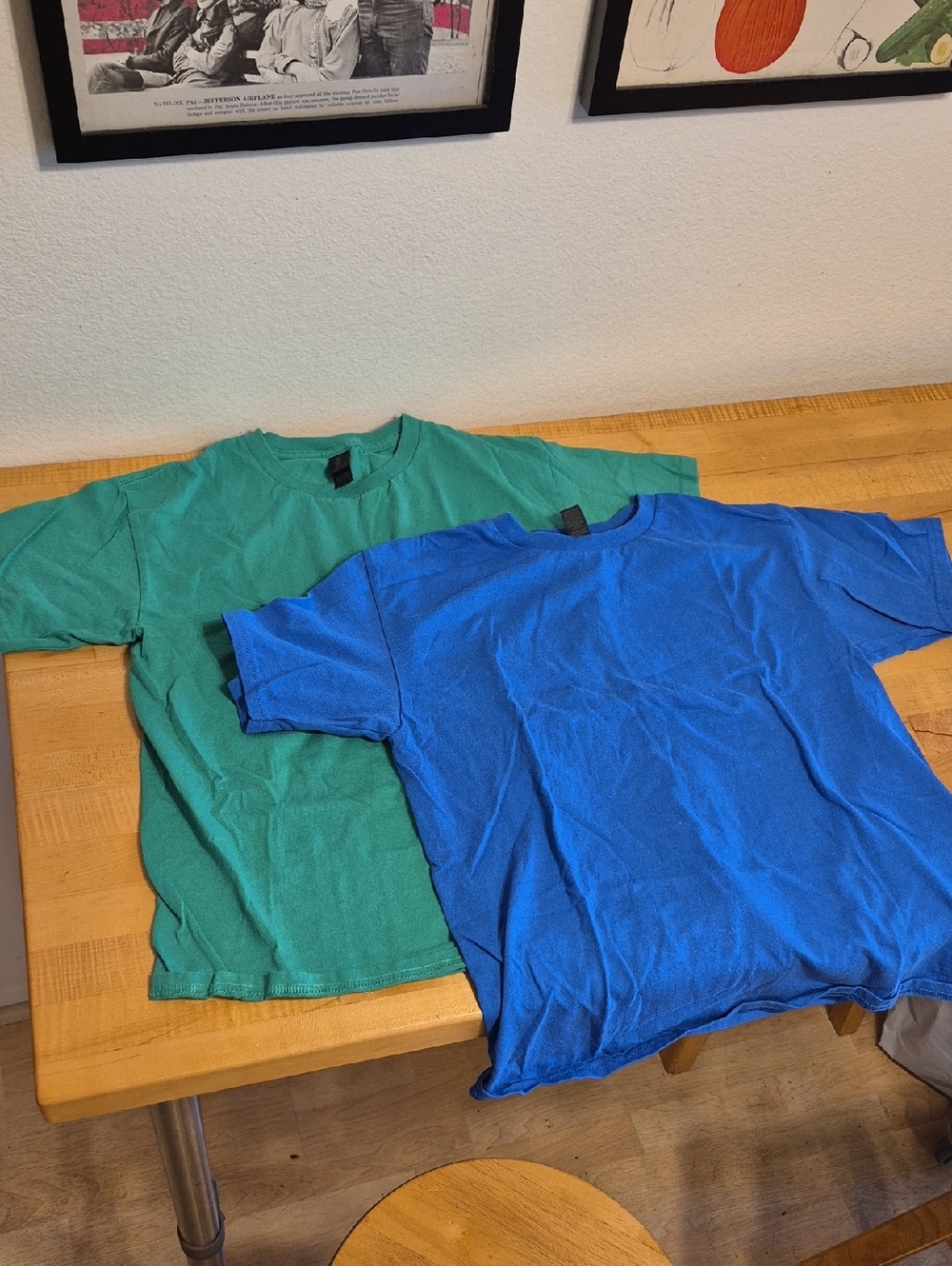 Gildanset Of 2 Short Sleeve Shirts Crewneck 100% Heavy Cotton